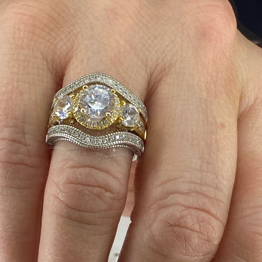 A GORGEOUS BRIDAL SET  BEST IN SIMULATED DIAMONDS ENGAGEMENT RING & 2 Wed Bands